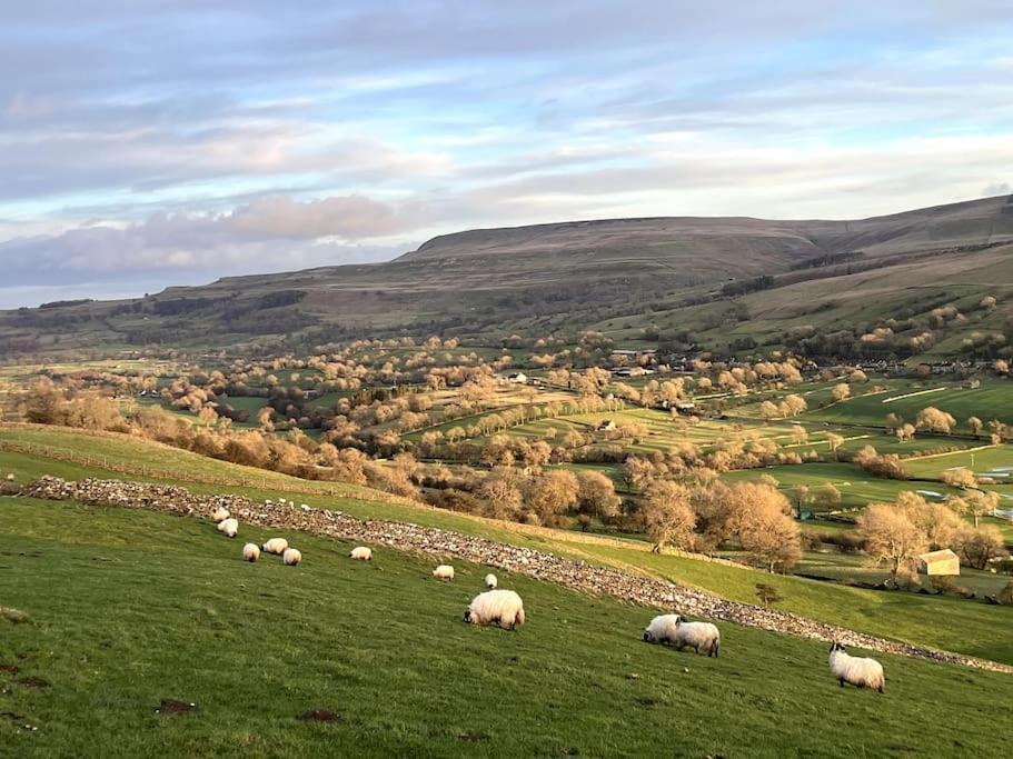 The Granary, Old Corn Mill, Yorkshire Dales Apartment West Burton ภายนอก รูปภาพ