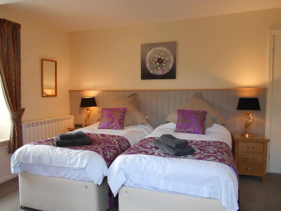 The Granary, Old Corn Mill, Yorkshire Dales Apartment West Burton ภายนอก รูปภาพ