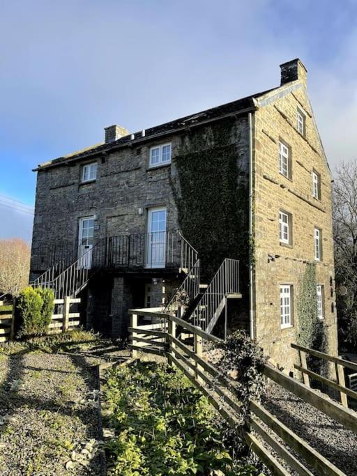 The Granary, Old Corn Mill, Yorkshire Dales Apartment West Burton ภายนอก รูปภาพ