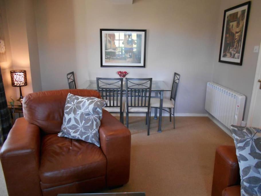 The Granary, Old Corn Mill, Yorkshire Dales Apartment West Burton ภายนอก รูปภาพ